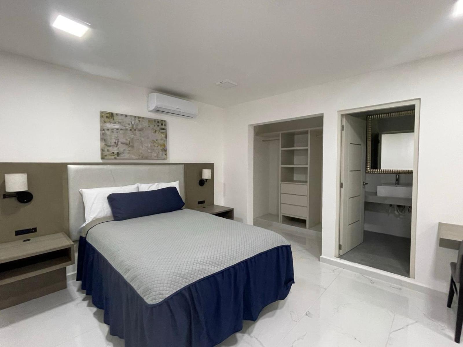 Guest House Stone Wall Residences แคนคูน ภายนอก รูปภาพ