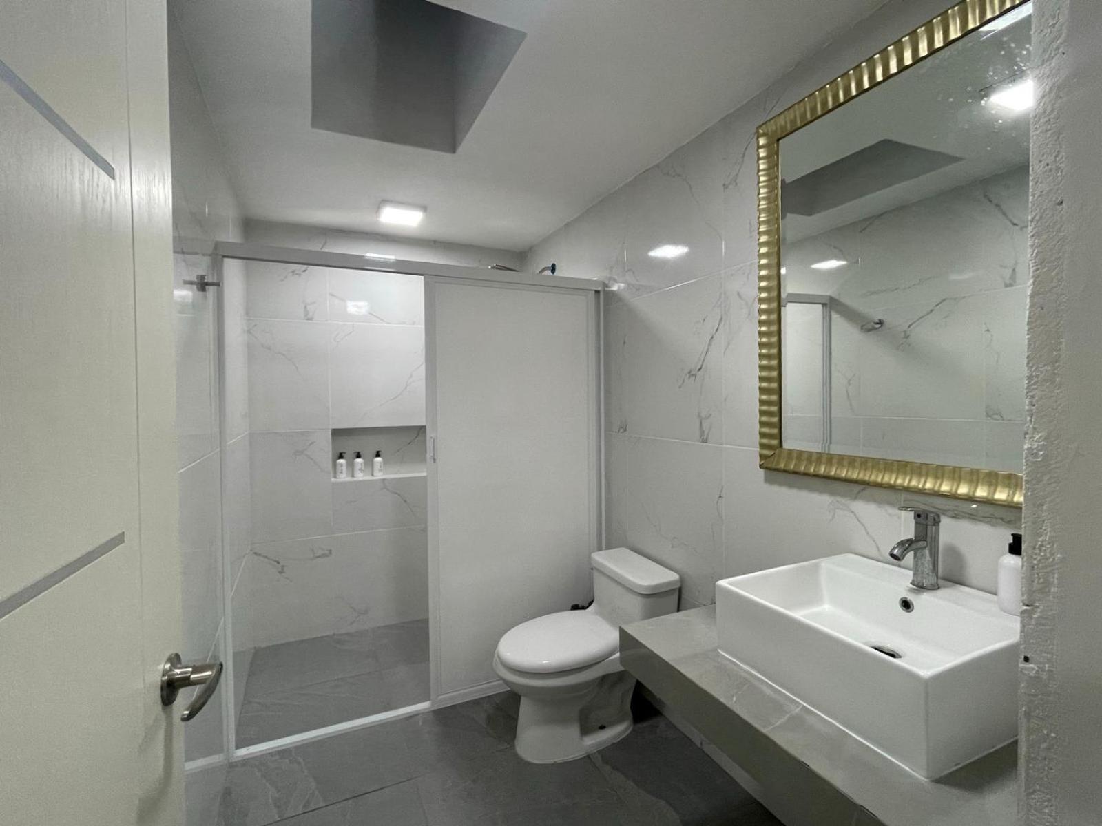 Guest House Stone Wall Residences แคนคูน ภายนอก รูปภาพ