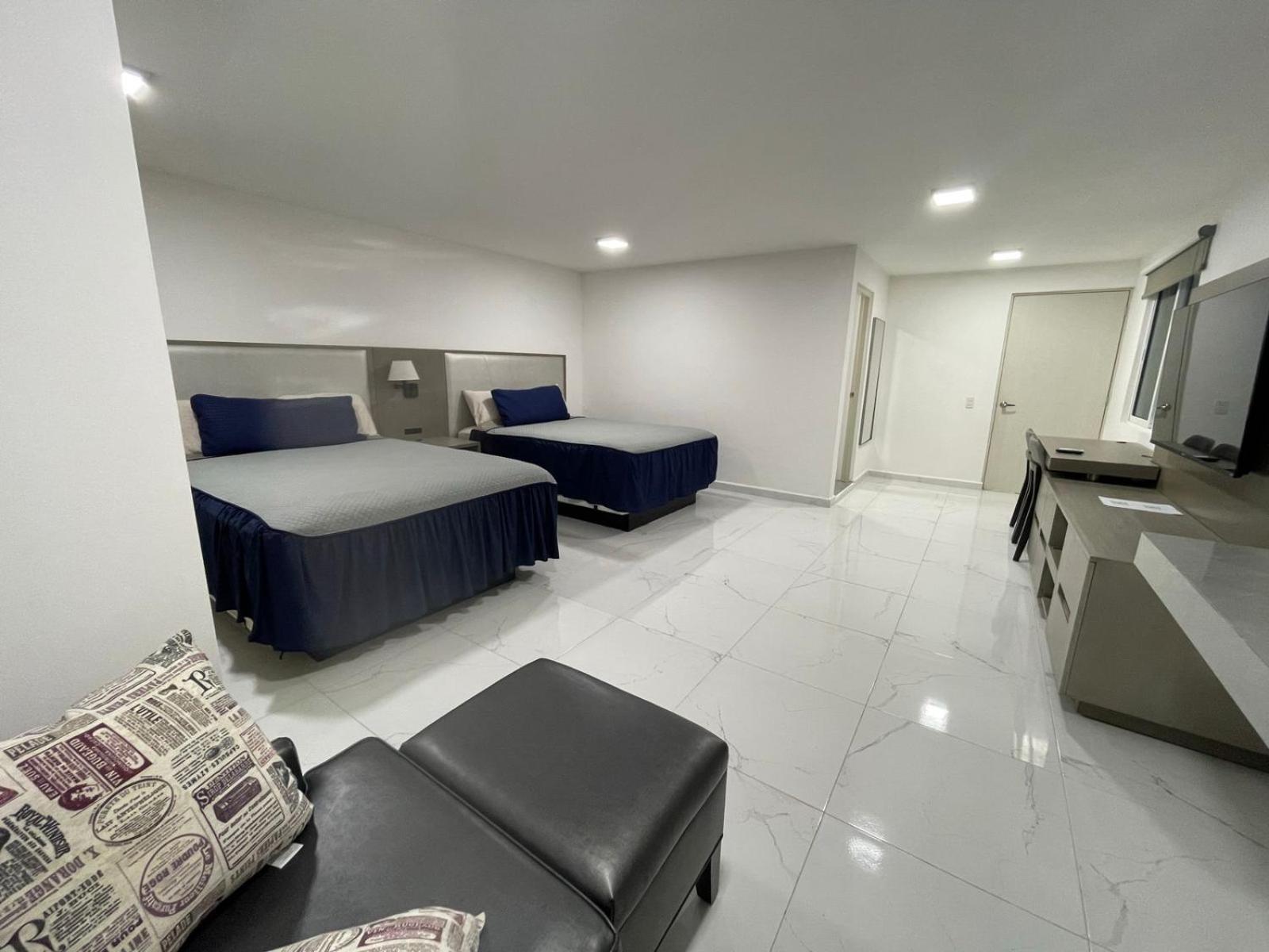 Guest House Stone Wall Residences แคนคูน ภายนอก รูปภาพ