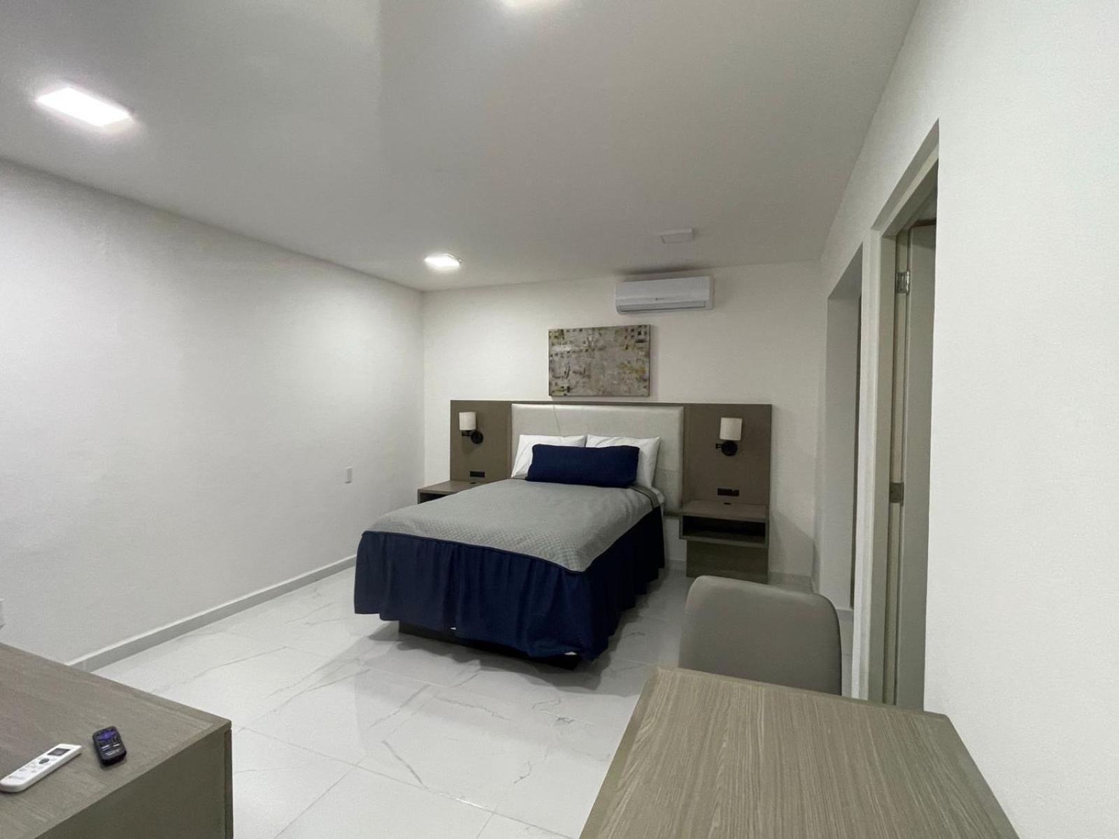Guest House Stone Wall Residences แคนคูน ภายนอก รูปภาพ