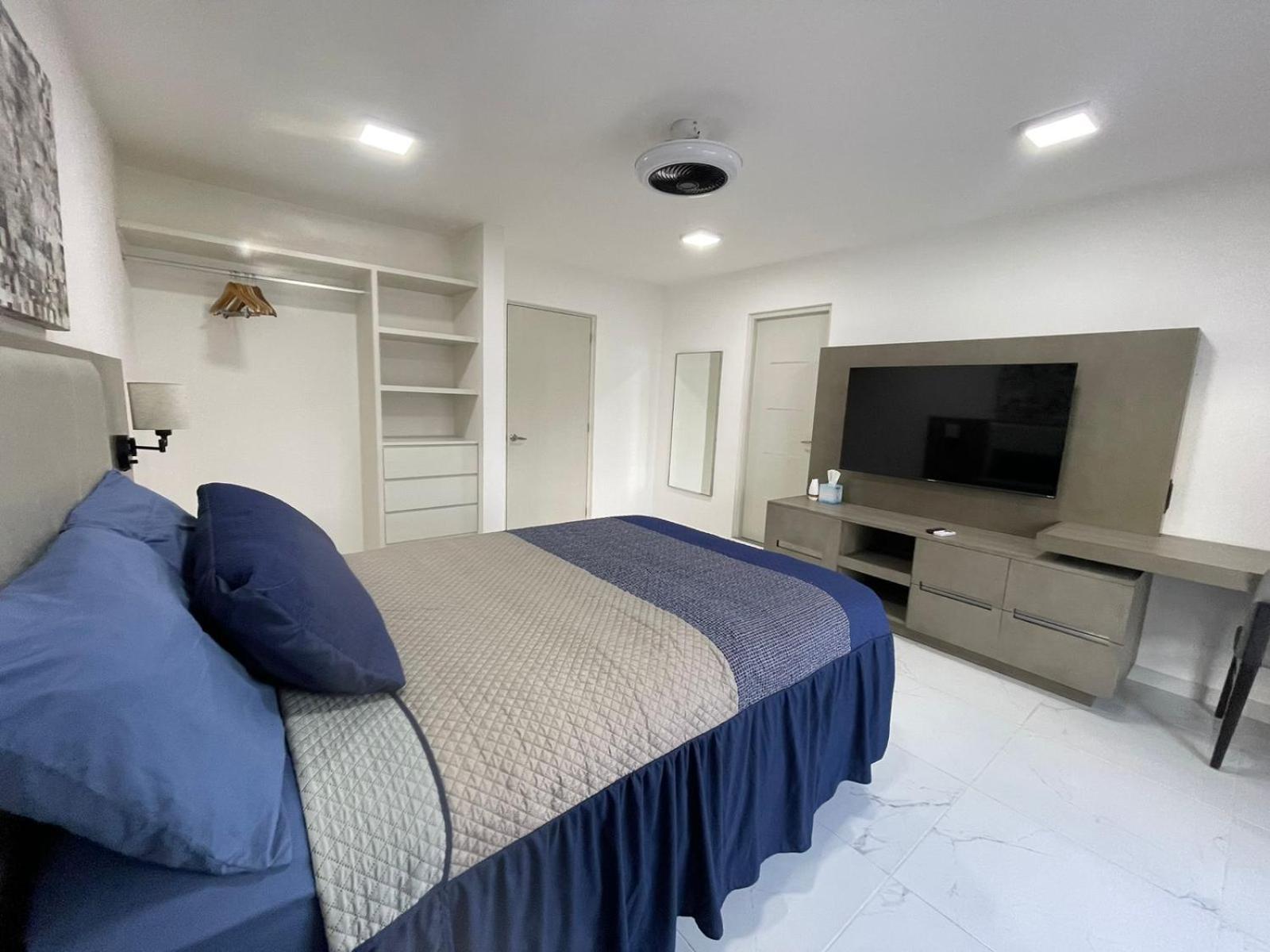 Guest House Stone Wall Residences แคนคูน ภายนอก รูปภาพ