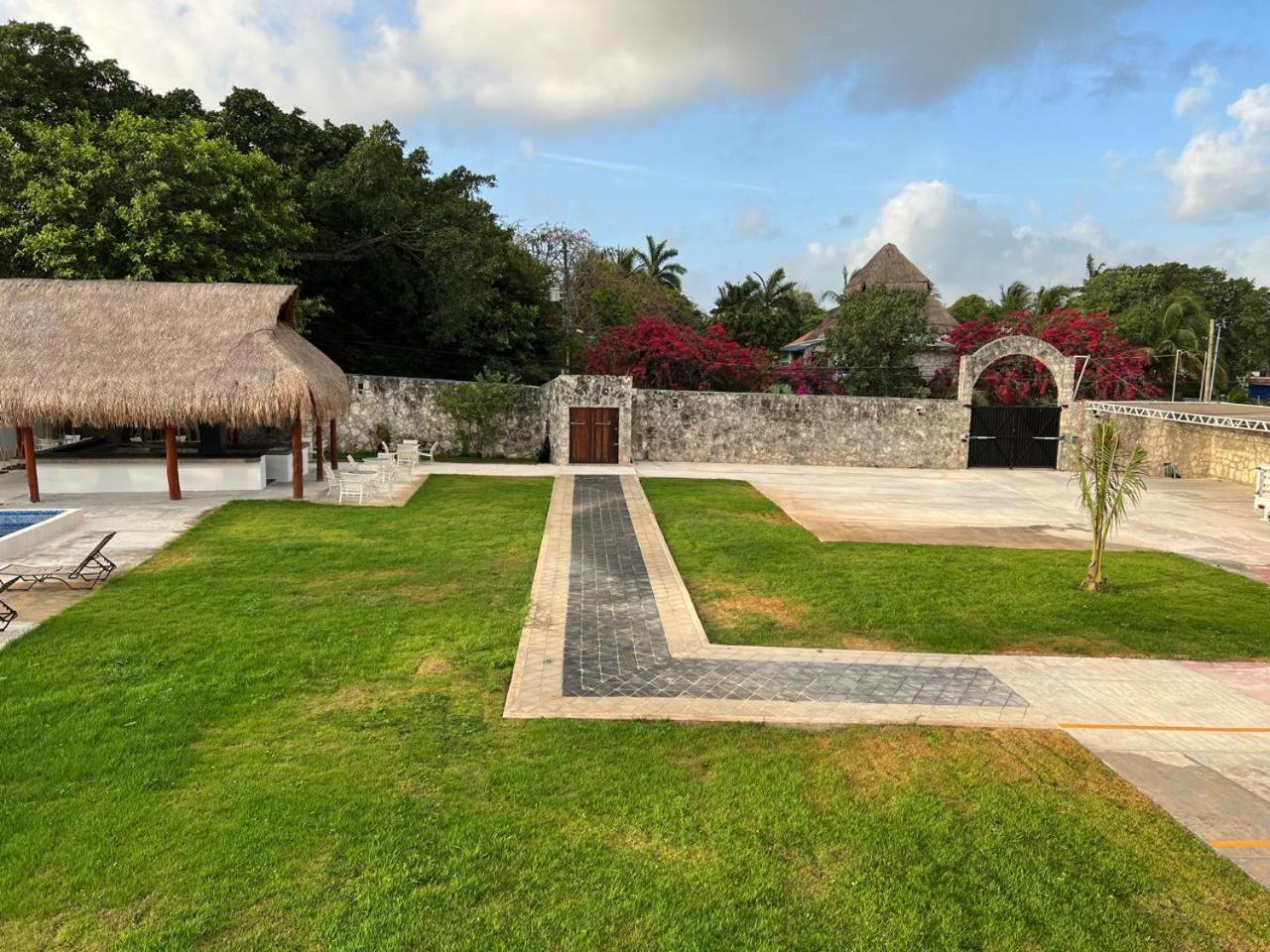 Guest House Stone Wall Residences แคนคูน ภายนอก รูปภาพ